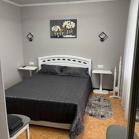 Золотий Лев Hotel Zvenyhorodka Buitenkant foto
