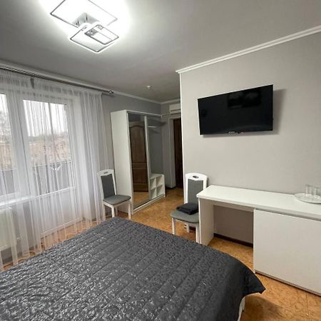 Золотий Лев Hotel Zvenyhorodka Buitenkant foto
