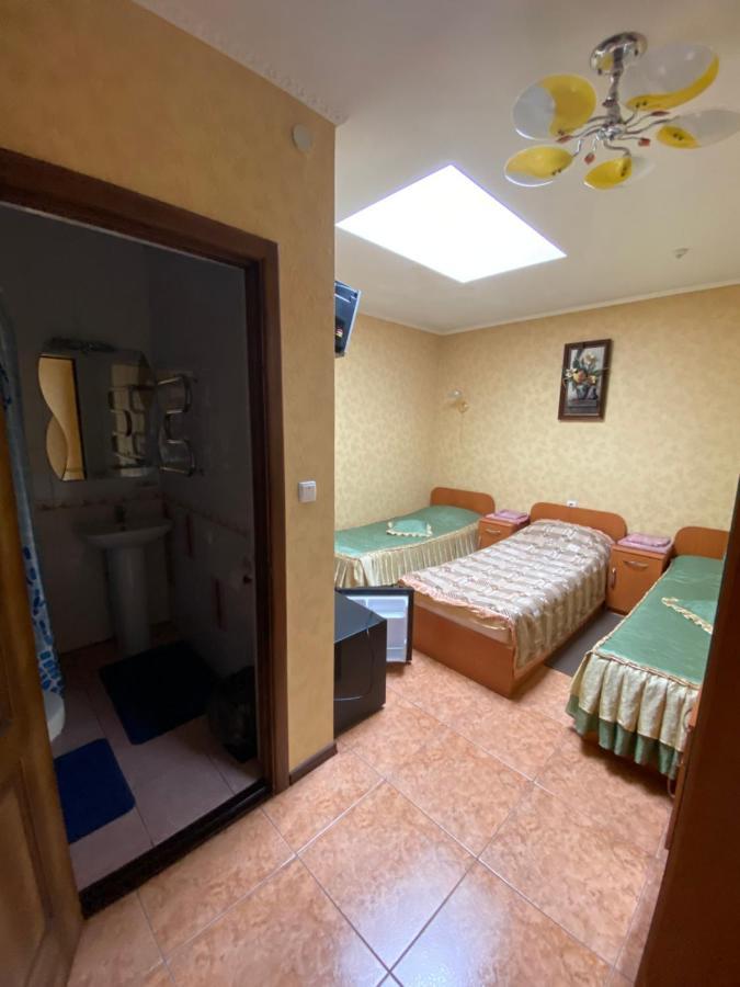 Золотий Лев Hotel Zvenyhorodka Buitenkant foto