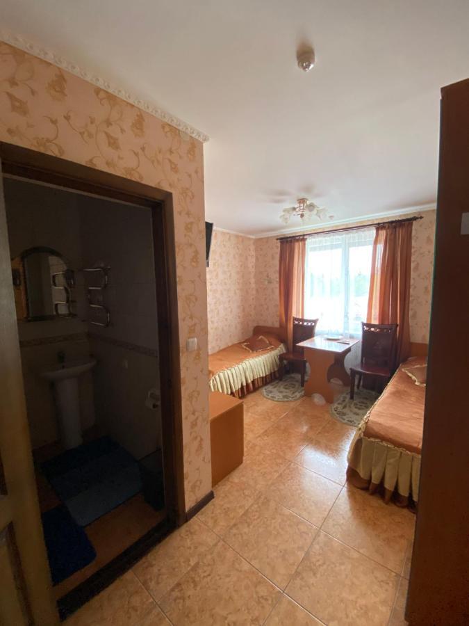 Золотий Лев Hotel Zvenyhorodka Buitenkant foto