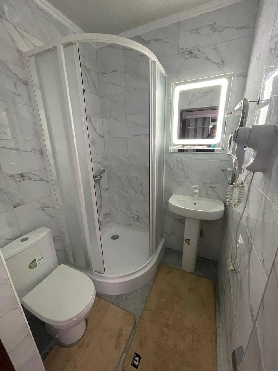 Золотий Лев Hotel Zvenyhorodka Buitenkant foto